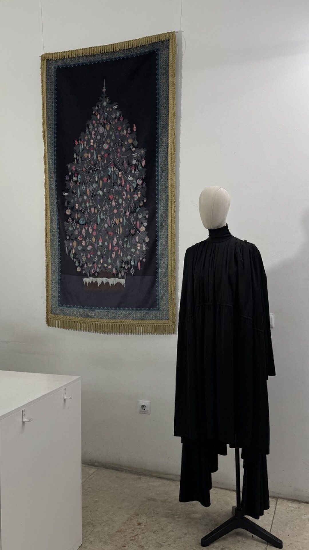 Гобелен от Натальи Пивко, Пиф Паф Supershop