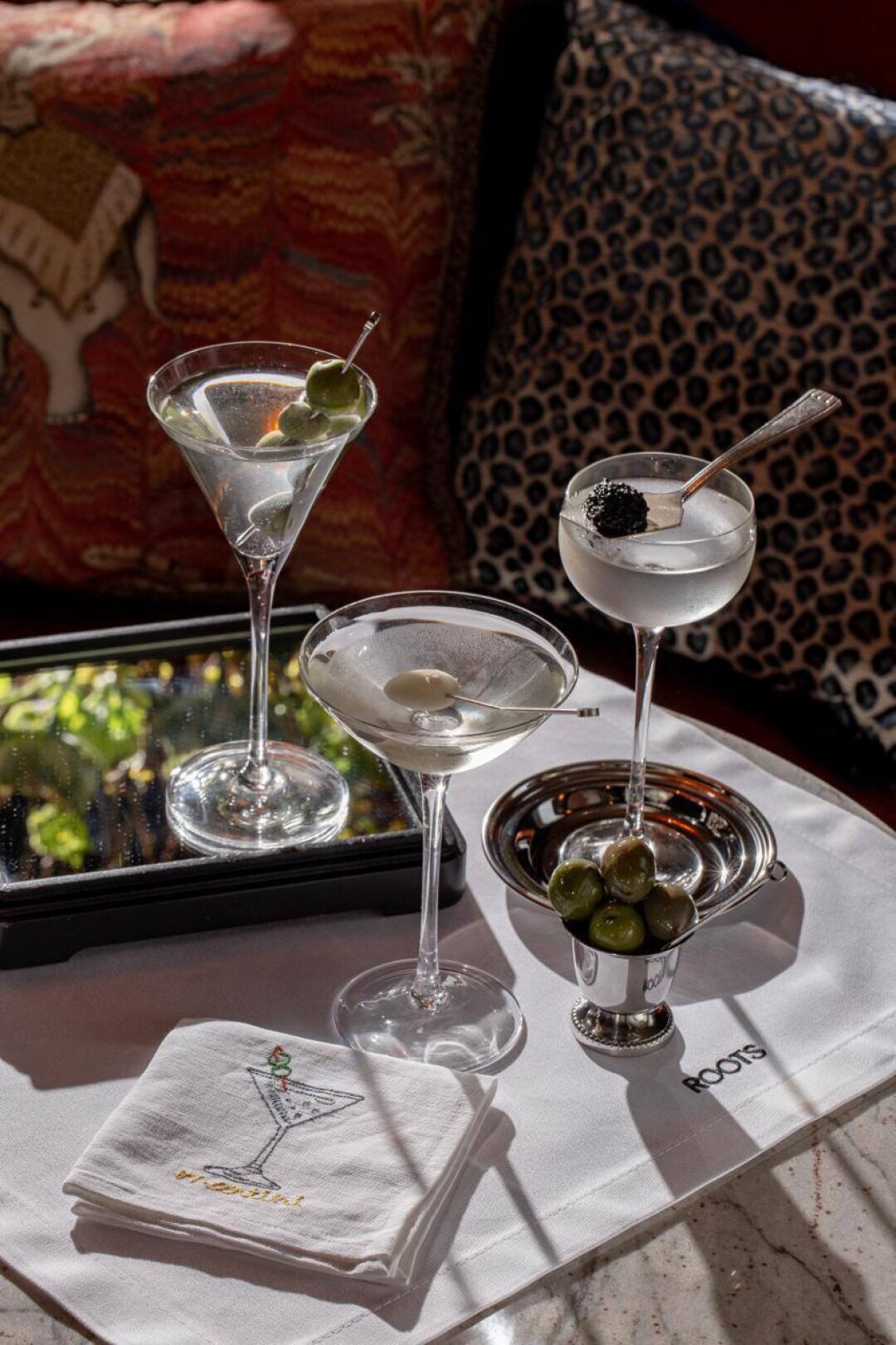 Roots le petit bar С берега Медного озера на Петроградку: у лесного бара Roots в отеле We Lodge появился младший и очень нарядный брат. Шеф-бармен