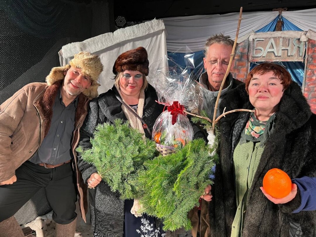 Спектакль «Попугай и веники»