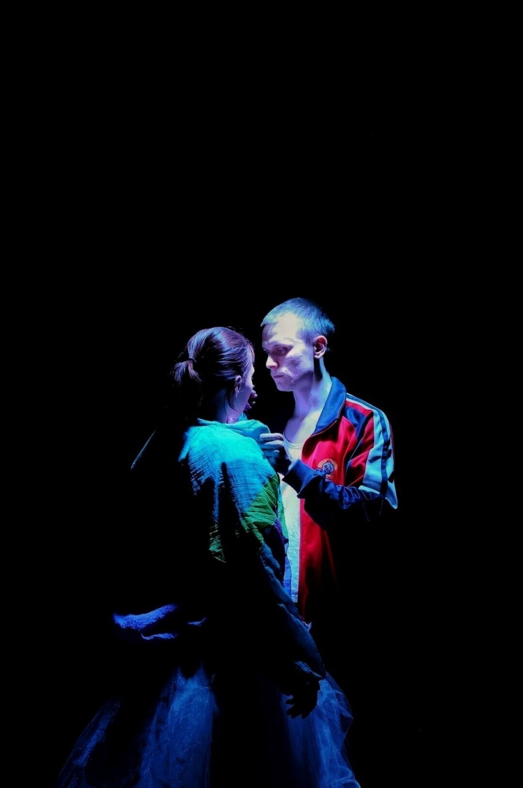 Спектакль «Пол — это лава, а Маша ШЛВ»