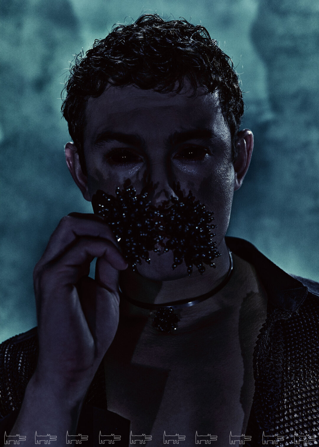 На Никите: смокинг и пуховик ROGOV, браслет и чокер ELECTRIC MILK