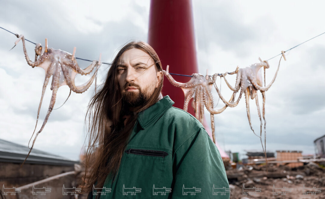 На Дмитрии: куртка STUDIO SLOW