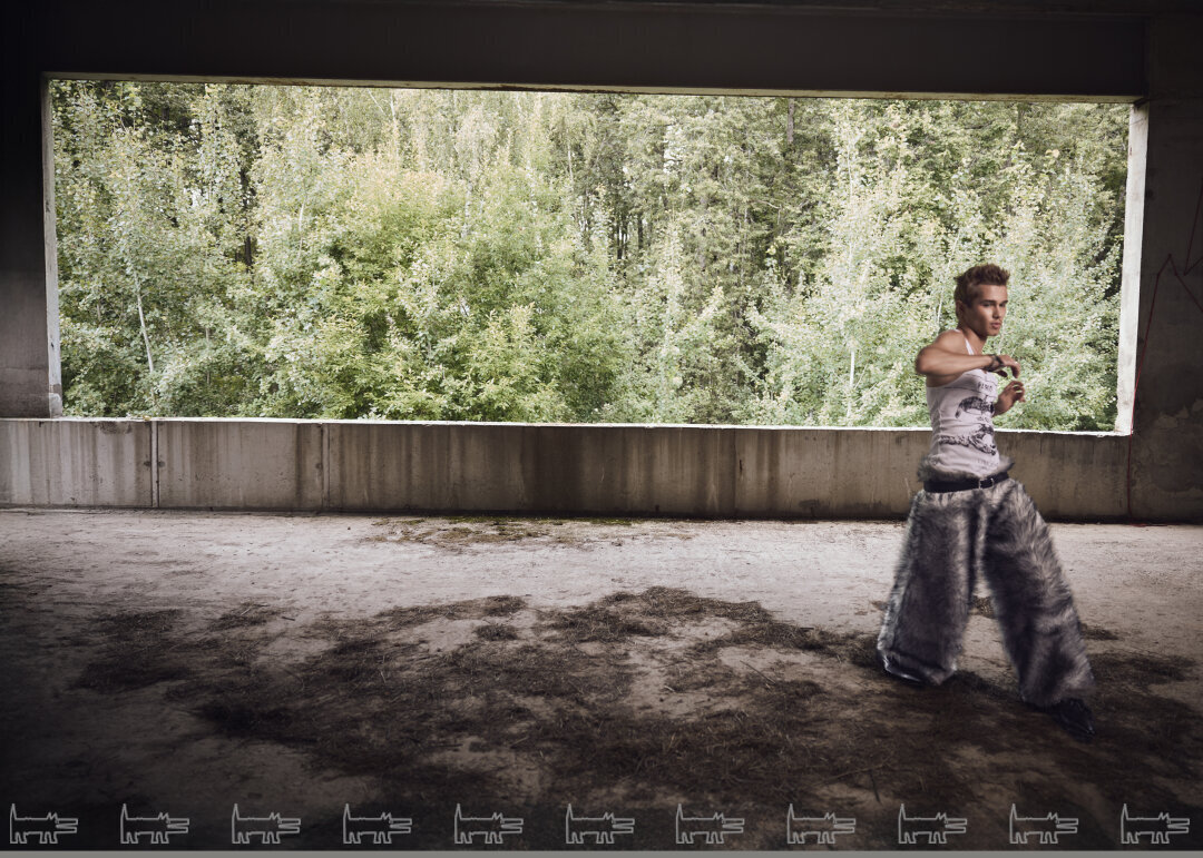 На Рузиле: майка Y/PROJECT, ремень NO NAME, браслет HAND AROUND (Poison Drop), штаны FLERJESICREATIONS, туфли BALENCIAGA (ЦУМ)