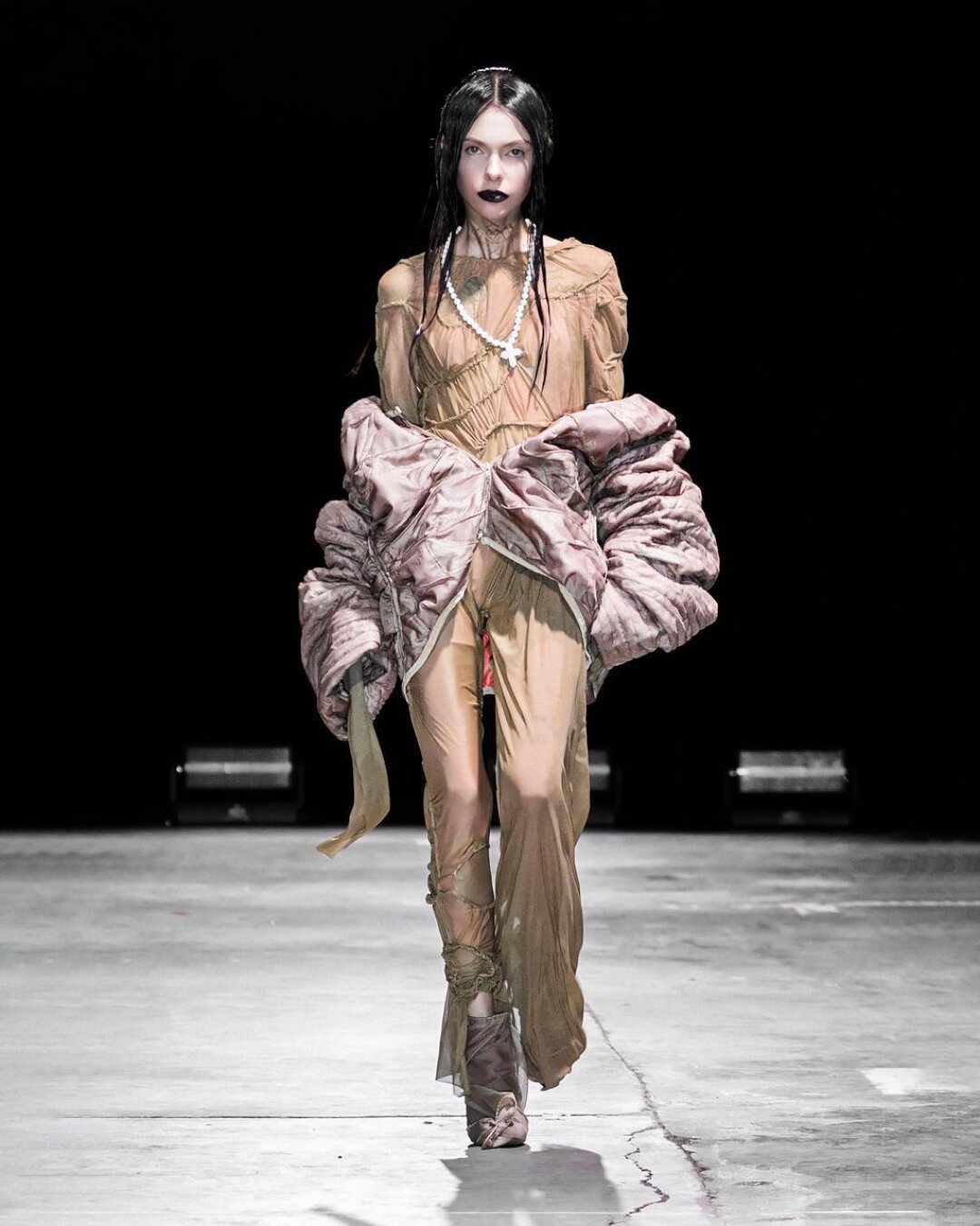 Шоу AUXI AFTERMIND в «Севкабеле», декабрь 2025