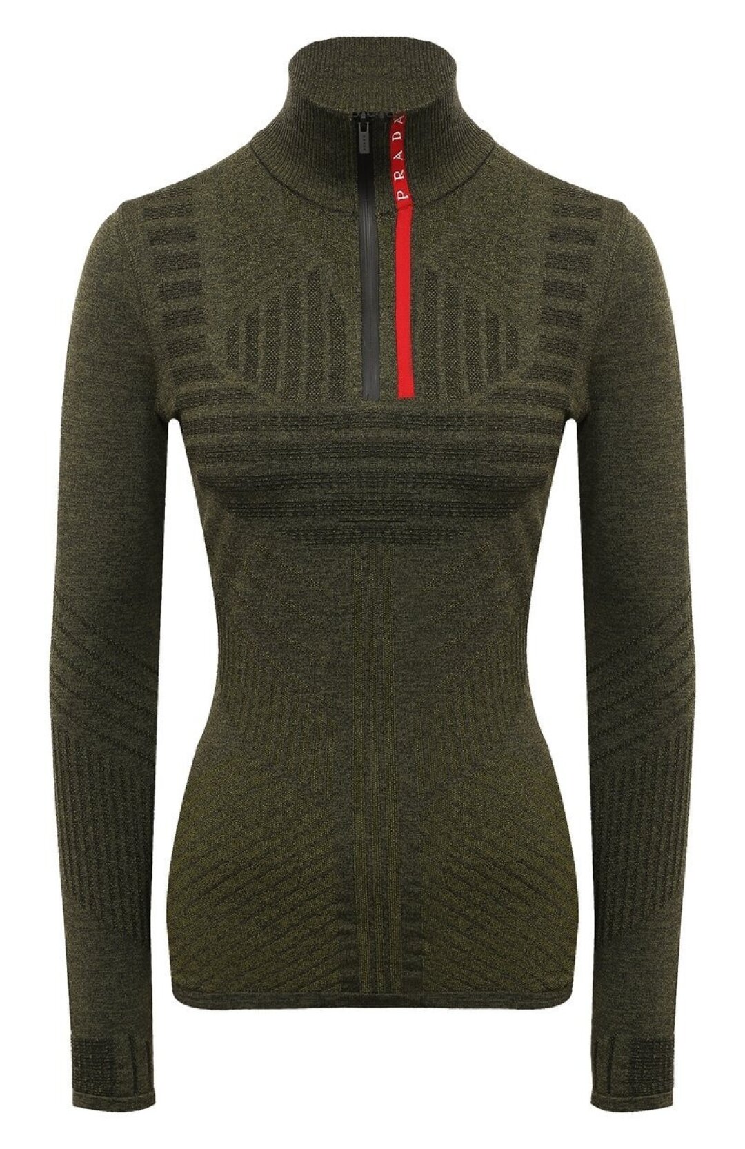 Лонгслив Prada, ДЛТ, 150 000 руб. С подачи Fendi, Simone Rocha и Louis Vuitton аутдор — снова in! Отрабатываем тренд на склонах и в повседневной жизни