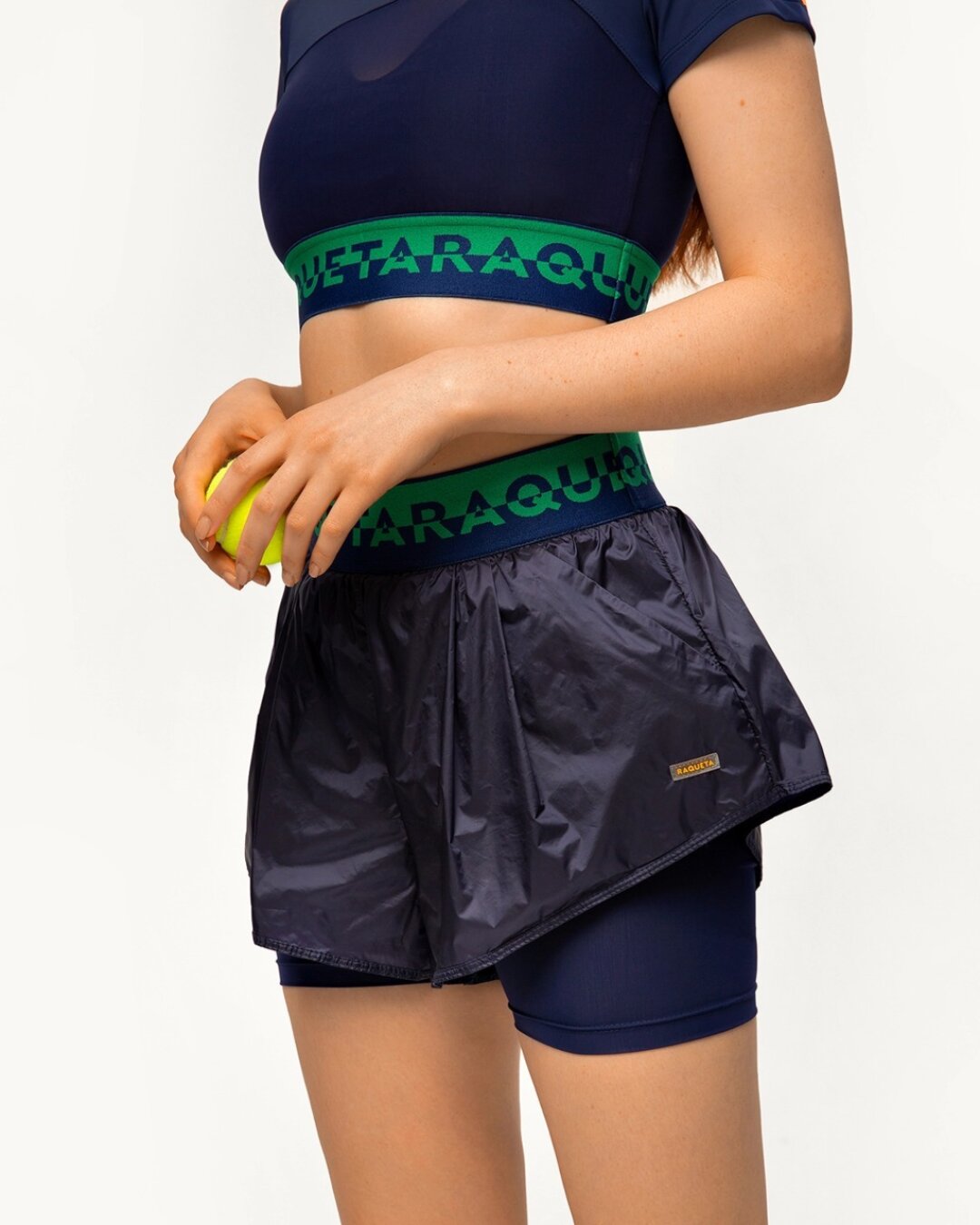 Шорты Raqueta, 8 900 руб. Шорты не простые, а 2в1 — с встроенными велосипедками из практичного бифлекса с моделирующим эффектом