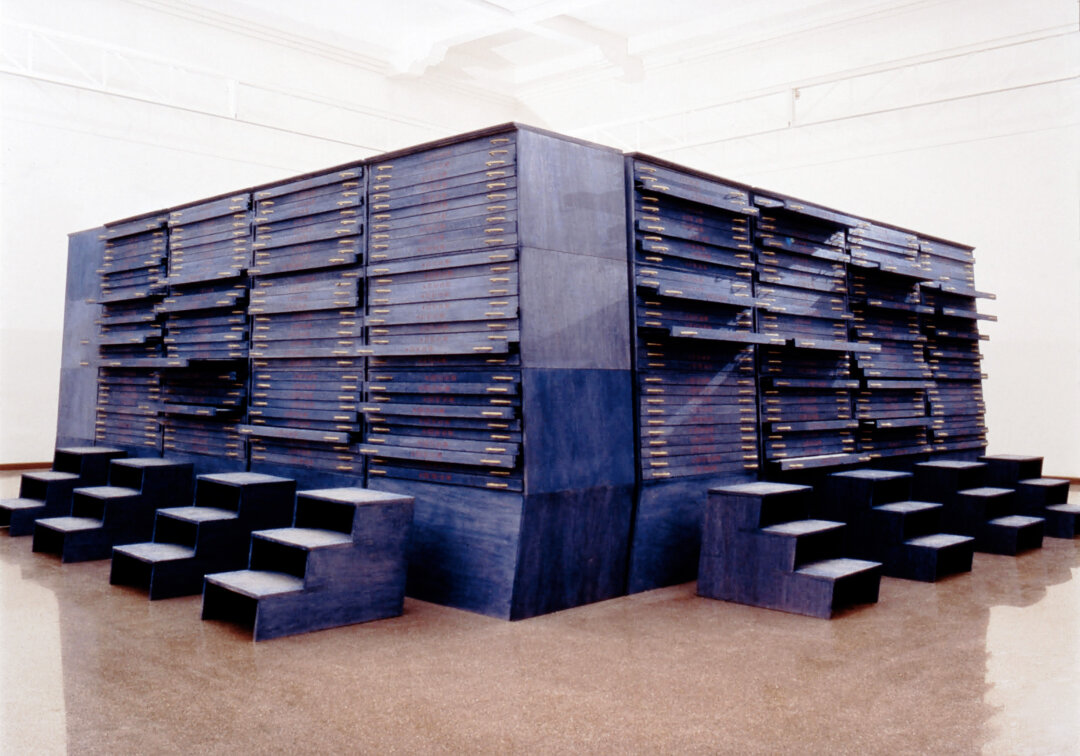 «Русская утопия. Депозитарий» — инсталляция Юрия Аввакумова для Павильона России на Архитектурной биеннале в Венеции. 1996