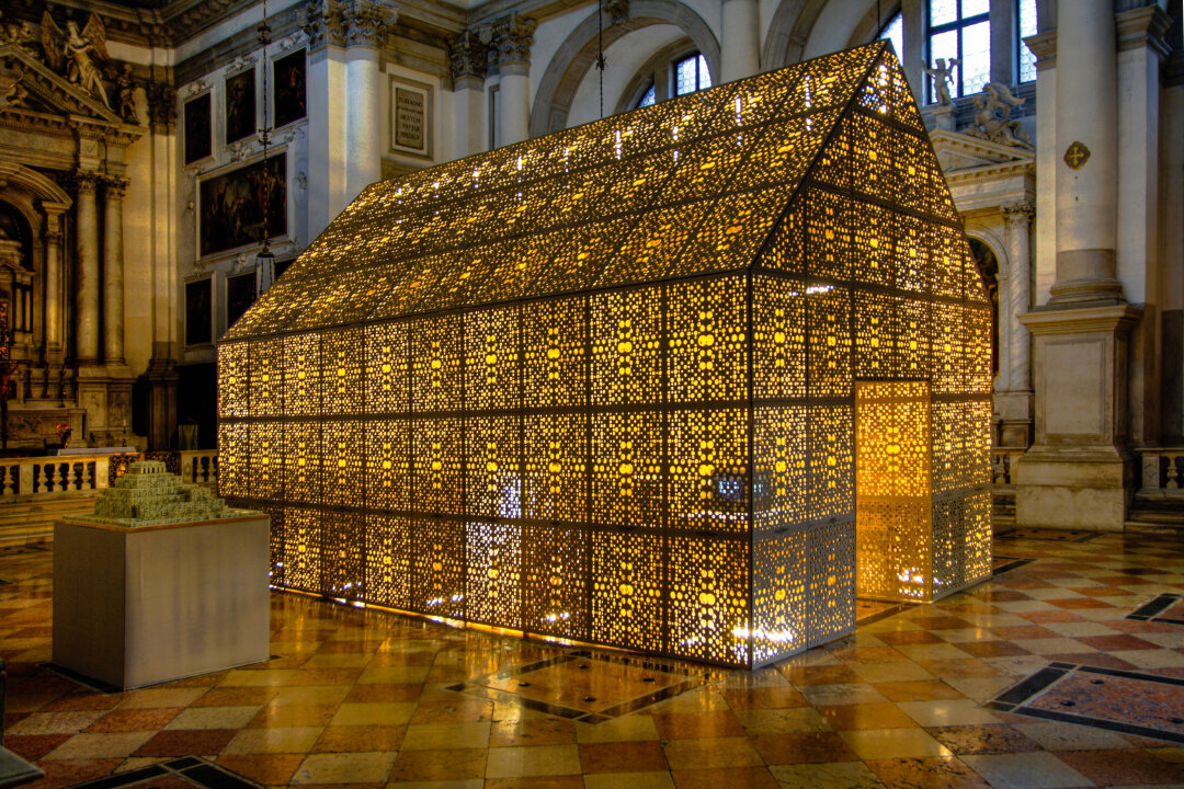 Инсталляция «РодДом». Церковь Сан-Стае, Венеция. 2008