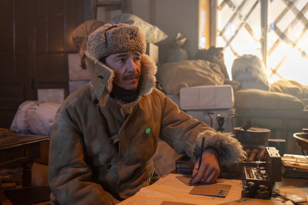 Григорий Чабан в роли офицера Лапина