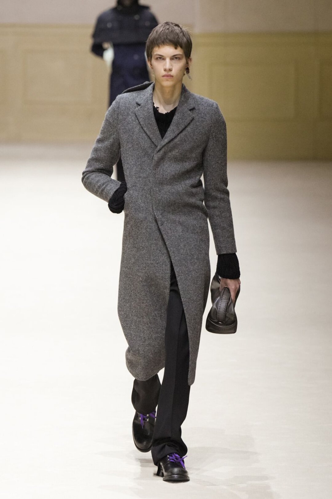 Тоже наш! Lumpen boy Аким Бацких — на подиуме Prada в олдскульном куцом жакете