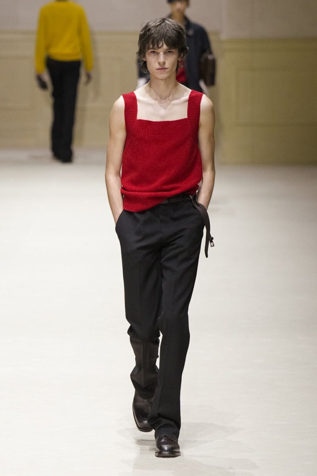 Мастхэв — трикотажные топы-жилетки