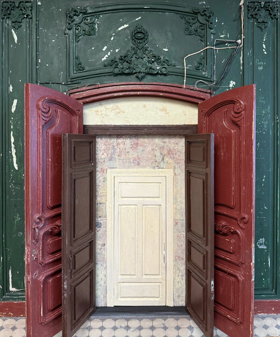 «Парадная №2» Дмитрия Хлебникова