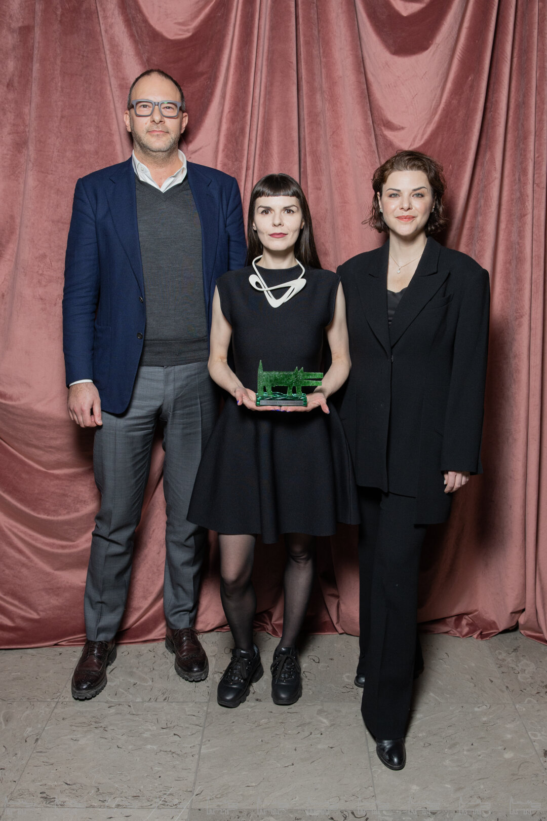 Роман Ковриков, Алина Черейская, Анна Ялова. вручанты и лауреат премии «Петербург будущего» — 2025 в номинации «Евангелисты ИИ в архитектуре»