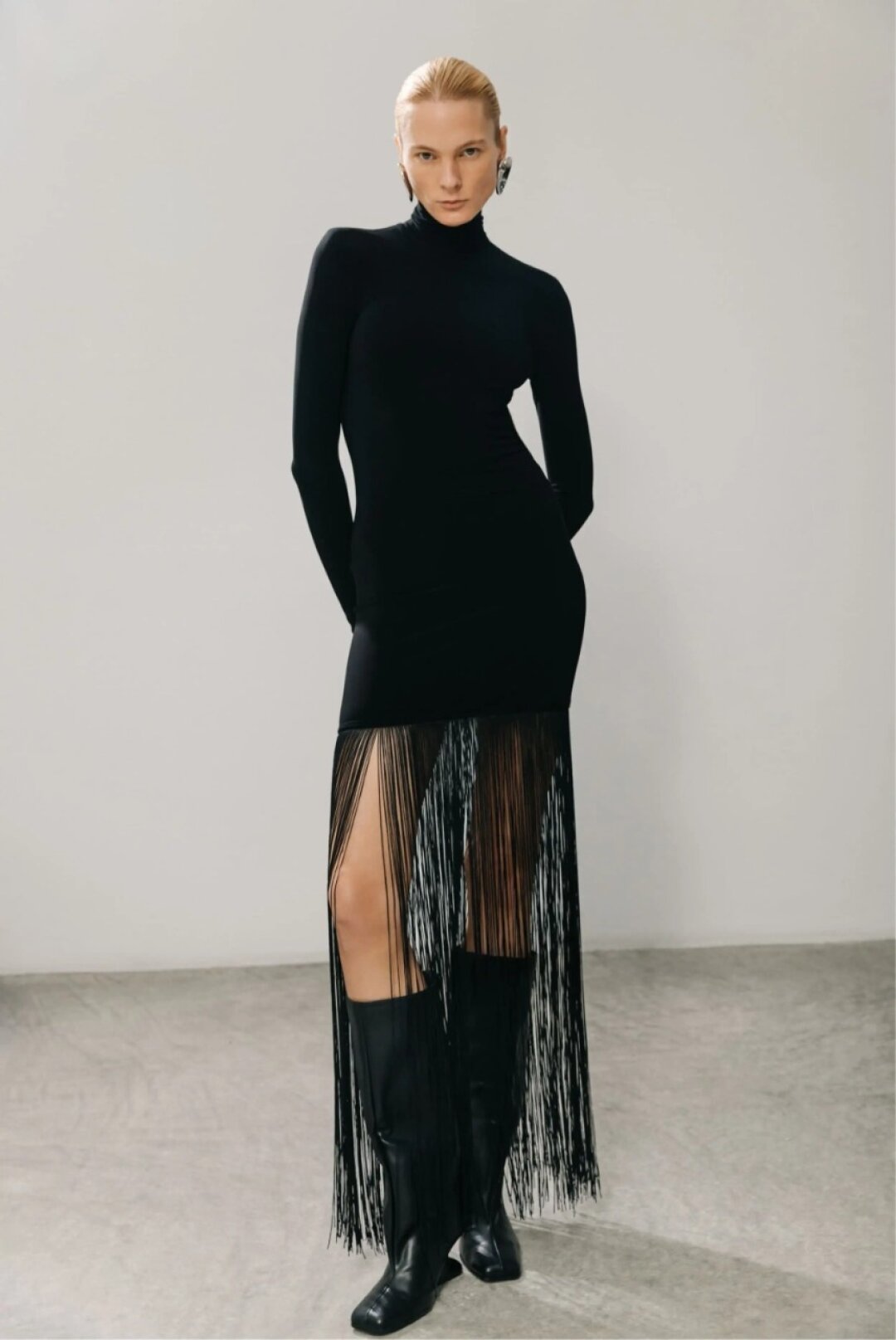 Платье Arligent, 16 990 руб.