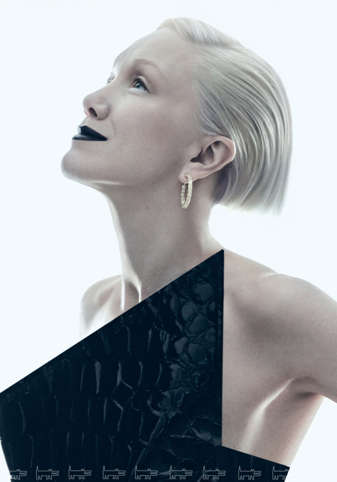 На Дарье: серьги MERCURY, топ DAVID KOMA