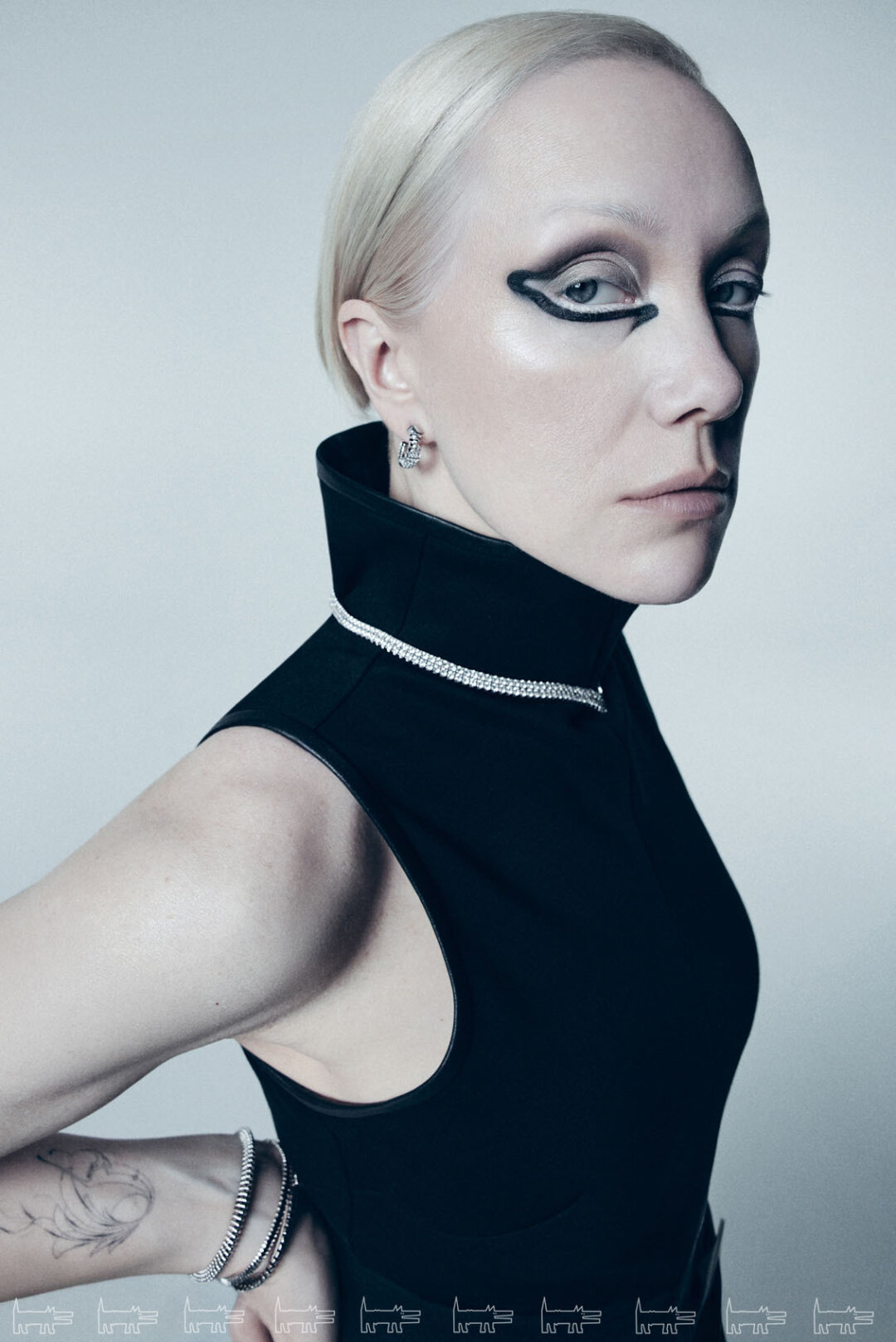 На Дарье: серьги и браслет FERRIFIRENZE (Mercury), колье и браслет MERCURY, комбинезон LEVEL 44