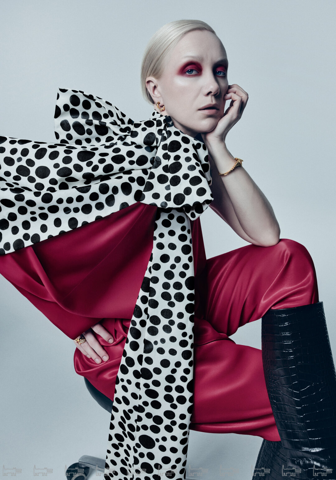 На Дарье: кольца, браслеты и серьги FERRIFIRENZE (Mercury), комбинезон LEVEL 44, шарф ATELIER BISER, сапоги PARIS TEXAS (ЦУМ)