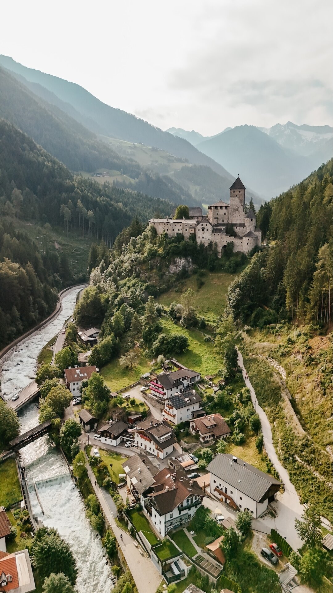 Работа Эдгара Сафина: замок Castello di Tures в Италии