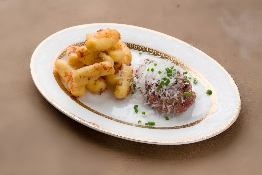 Тартар из телятины с соленым чак-чаком