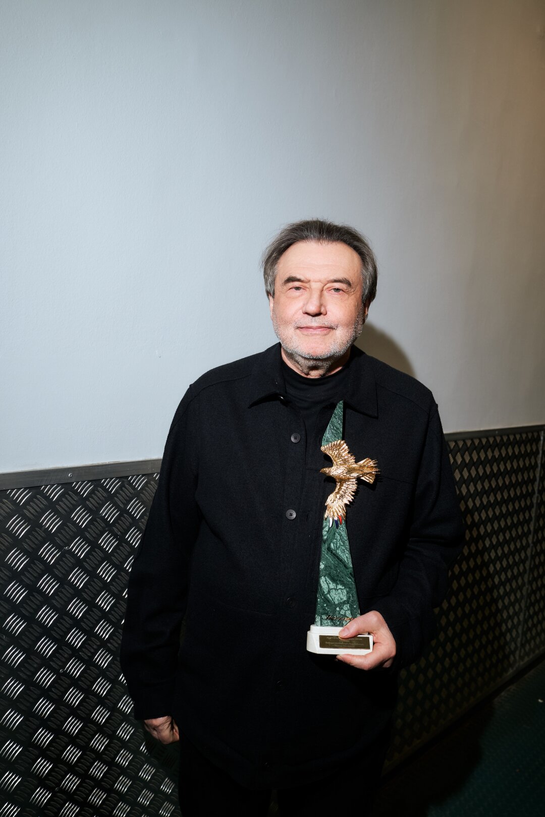 Алексей Учитель. с премией за «Лучший проект онлайн-платформы» «Плевако»