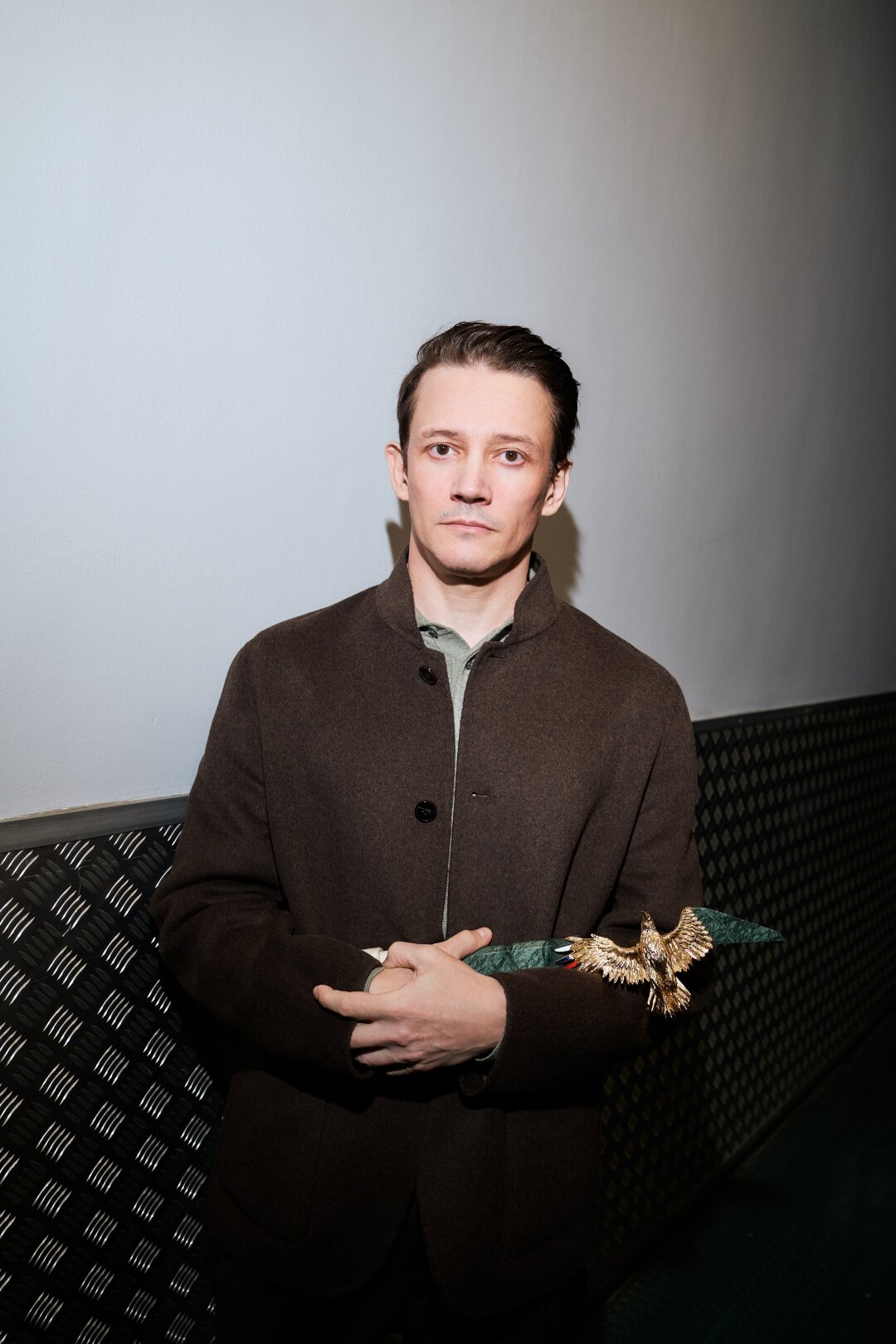 Сергей Гилев с премией за «Лучшую мужскую роль второго плана» в фильме «Пророк. История Александра Пушкина»