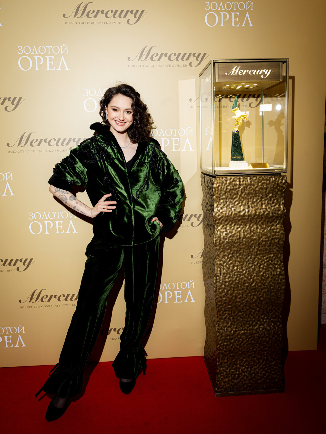 Мария Кончаловская в Alena Akhmadullina и украшениях Mercury Classic