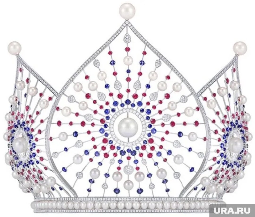 С 2018 года все победительницы «Мисс Россия» (как Анастасия Венза в 2025-м) надевают корону от Mercury с воздушными куполами в сапфирах, рубинах и