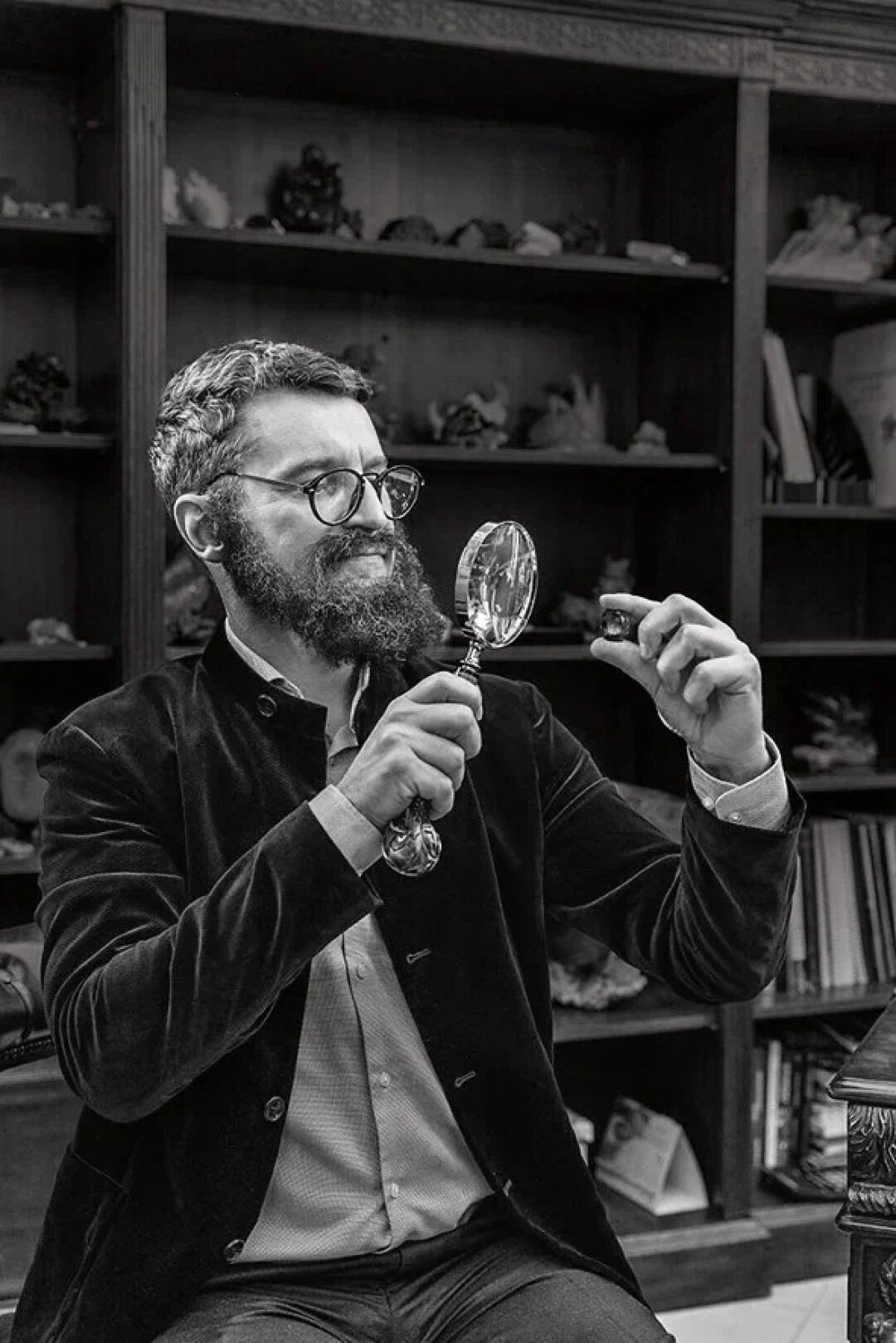 Максим Демидов поделился своей минералогической подборкой с Пражским и Уральским (две витрины!) геологическими музеями