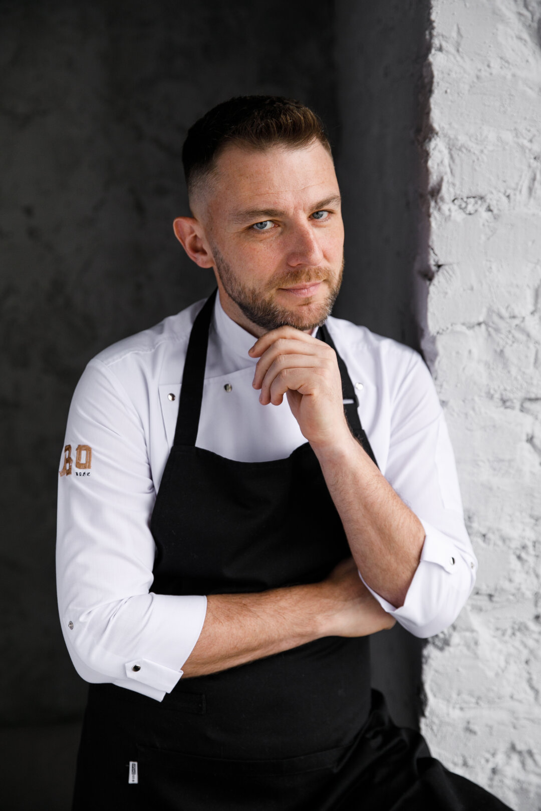 Mr. Bo Шеф-повар Дмитрий Богачев представляет новый сет из семи перемен. Его основой стала древняя легенда о двух драконах — Инь и Ян, абсолютных