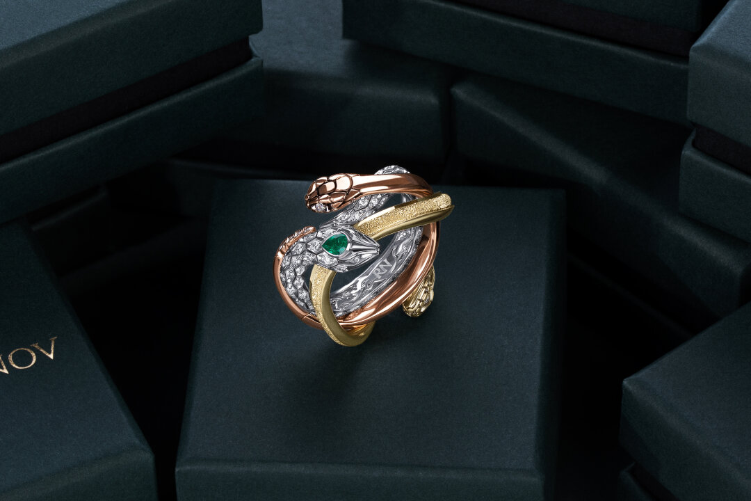 Кольцо-трансформер «Змеиный след» (победитель Junwex-2025!), коллекция «Уральские сказки. Высокое ювелирное искусство»