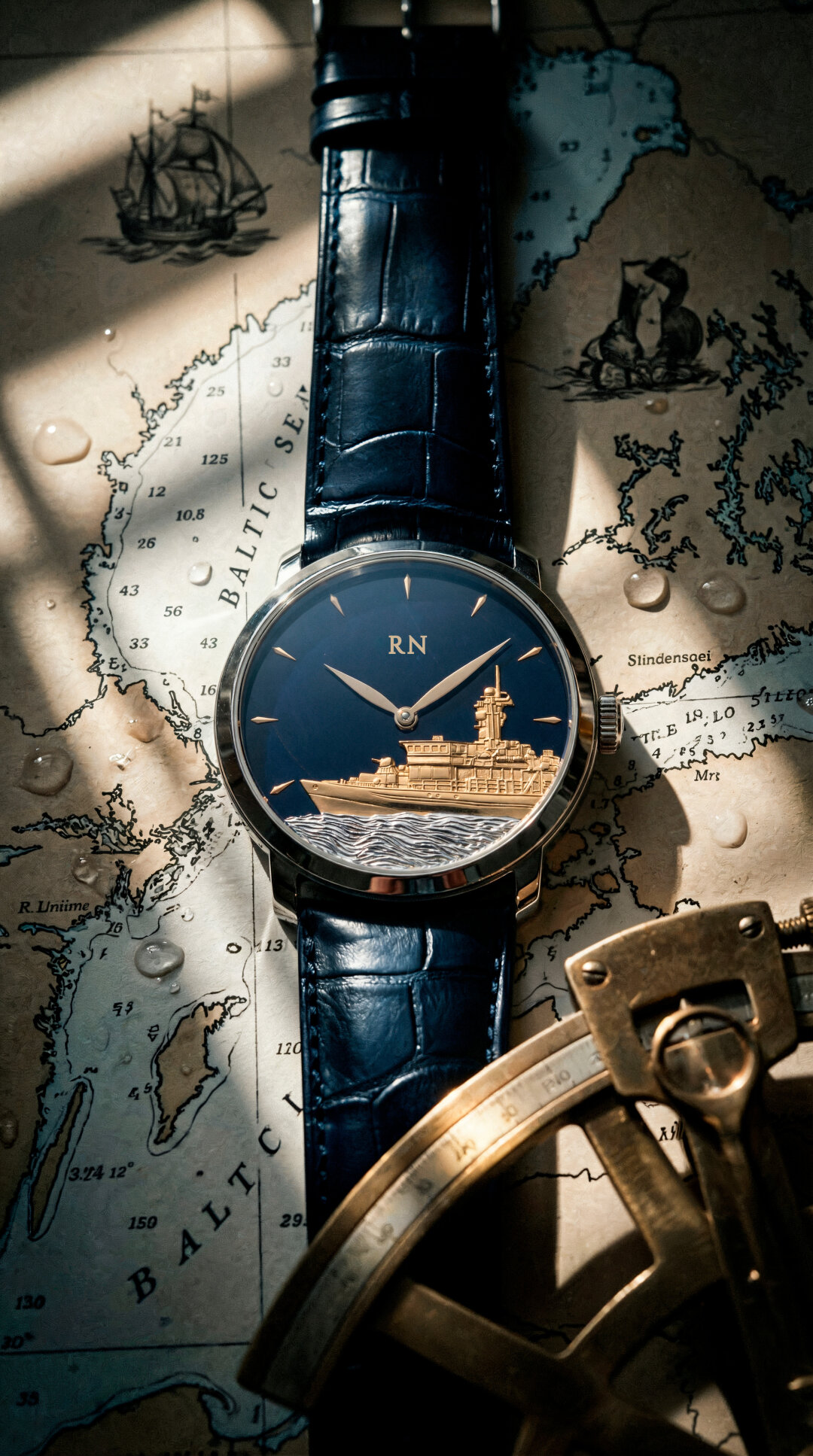 Часы ВМФ. В коллекции «Россия» визуализирована хроника отечественной истории. Ее гравировка и декор языком символов рассказывают о главных