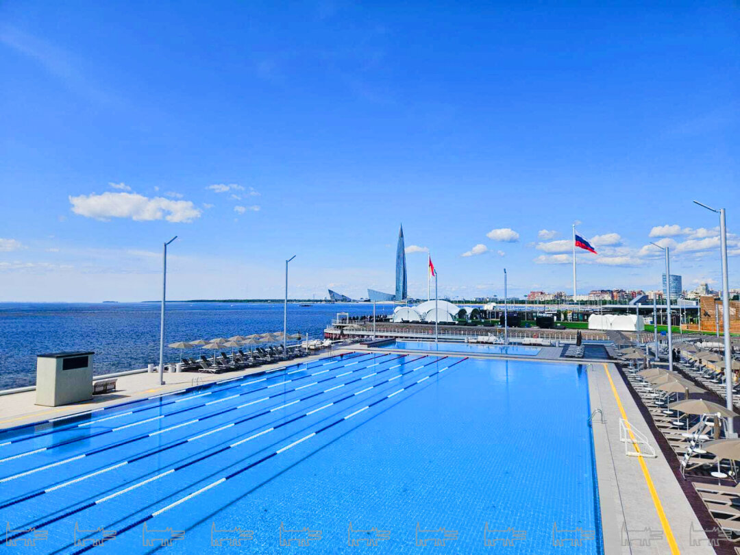 Бассейн у Флагштока