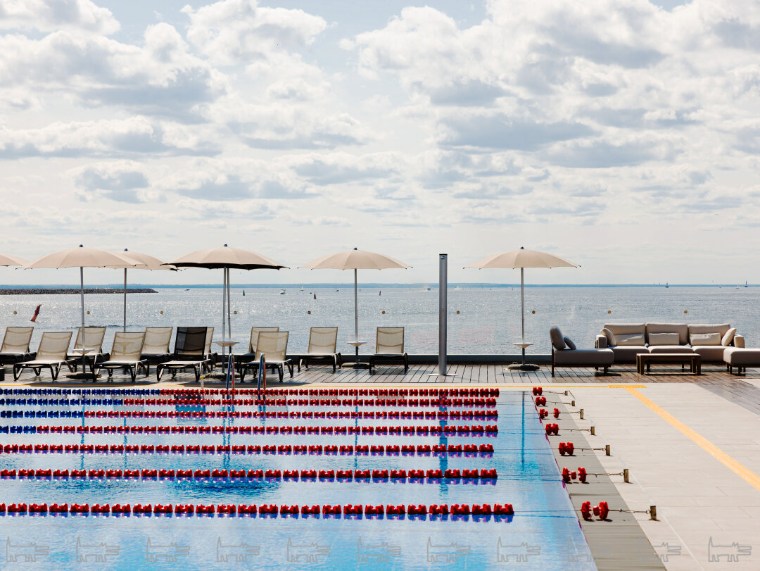 Бассейн у Флагштока