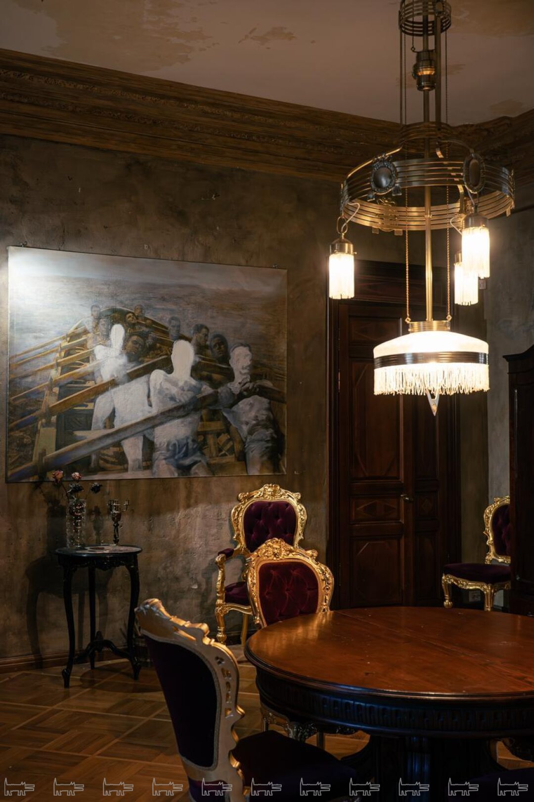 Картина Георгия Гурьянова «Гребцы» в интерьере его квартиры