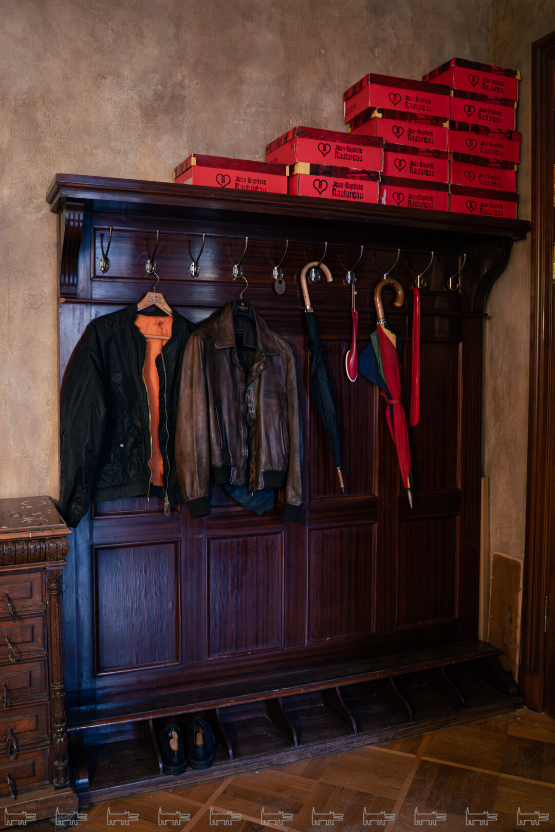 Куртки и обувь Георгия Гурьянова