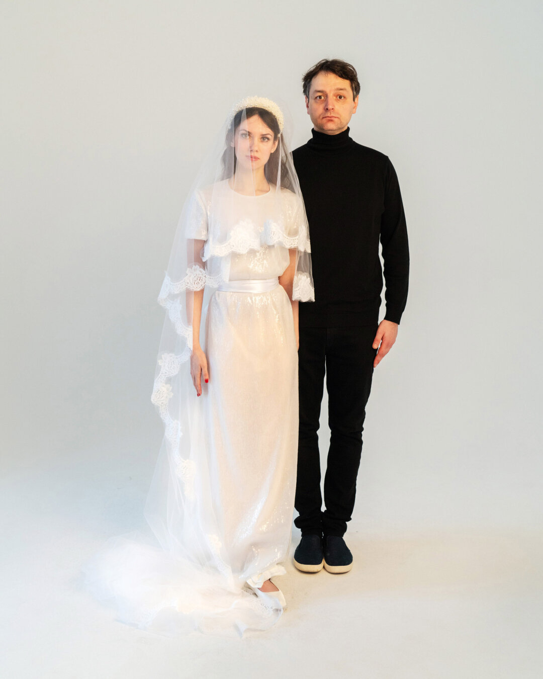 Парадный свадебный фотопортрет Алины Глазун и Александра Гронского. Фото: Наташа Ганелина