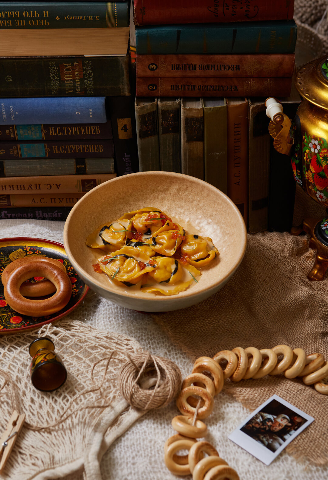 Вареники с крабом и соусом из квашенной капусты из ресторана «Банщики» победили в премии «Что где есть в Петербурге» — 2025 в категории «Русский тренд