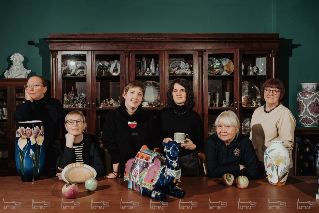 Художницы Императорского фарфорового завода, разрисовавшие медведей: Татьяна Чапургина, Юлия Жукова, Анна Трофимова, Ольга Будашова, Нелли Петрова