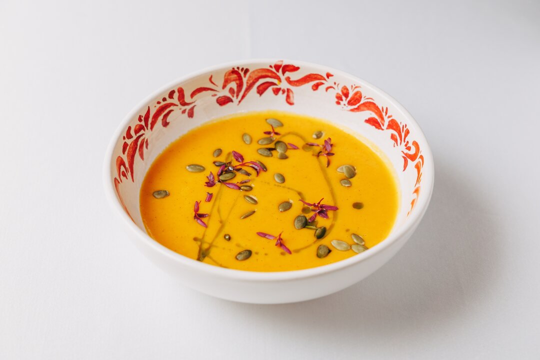 Тыквенный крем-суп на кокосовом молоке с хрустящими семечками