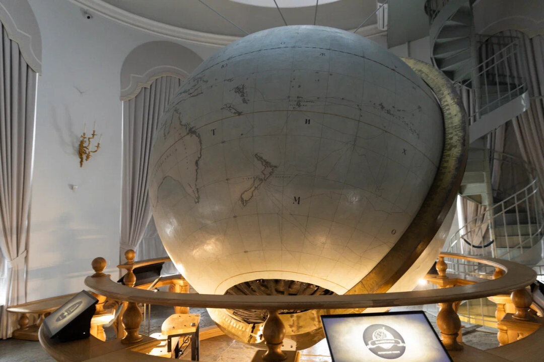 Его Величество Готторпский глобус. Вместе с реставраторами над ним работали специалисты Пулковской обсерватории — они добавили латунные звезды