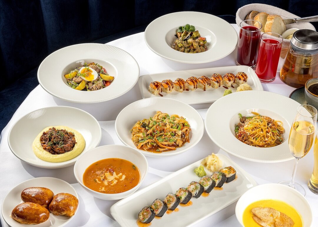 Блюда из меню ланчей в ресторане «Магадан»