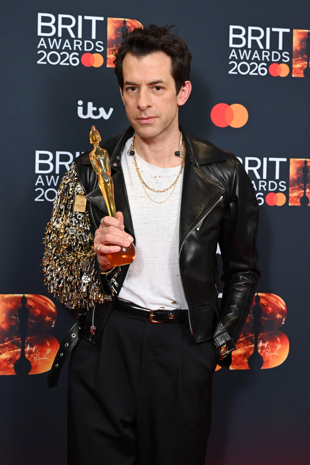 Марк Ронсон получил статуэтку «За выдающийся вклад в музыку». Диджей и саунд-продюсер, лауреат «Оскара» за песню к фильму «Звезда родилась», помог