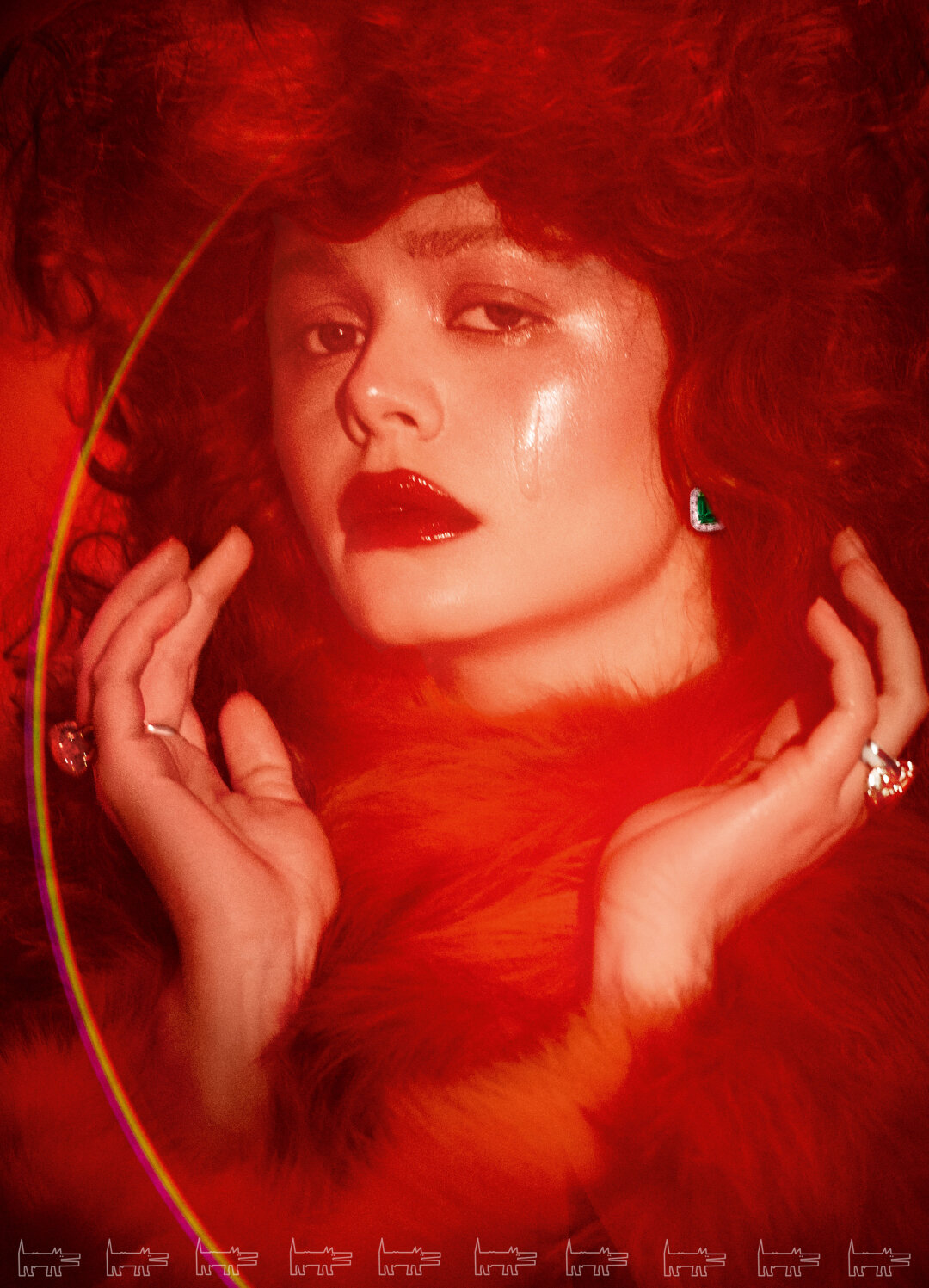 На Миле: серьги и кольца PARURE ATELIER, шуба и кейп «МЕХА ЕКАТЕРИНА»