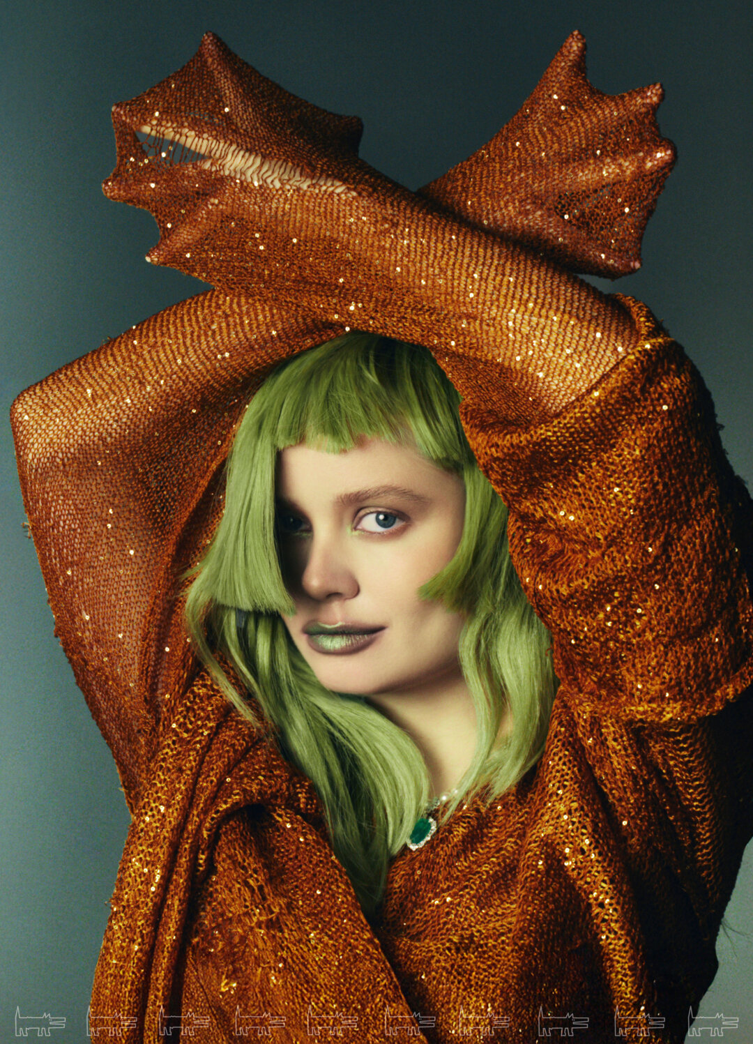 На Миле: колье PARURE ATELIER, топ VEREJA