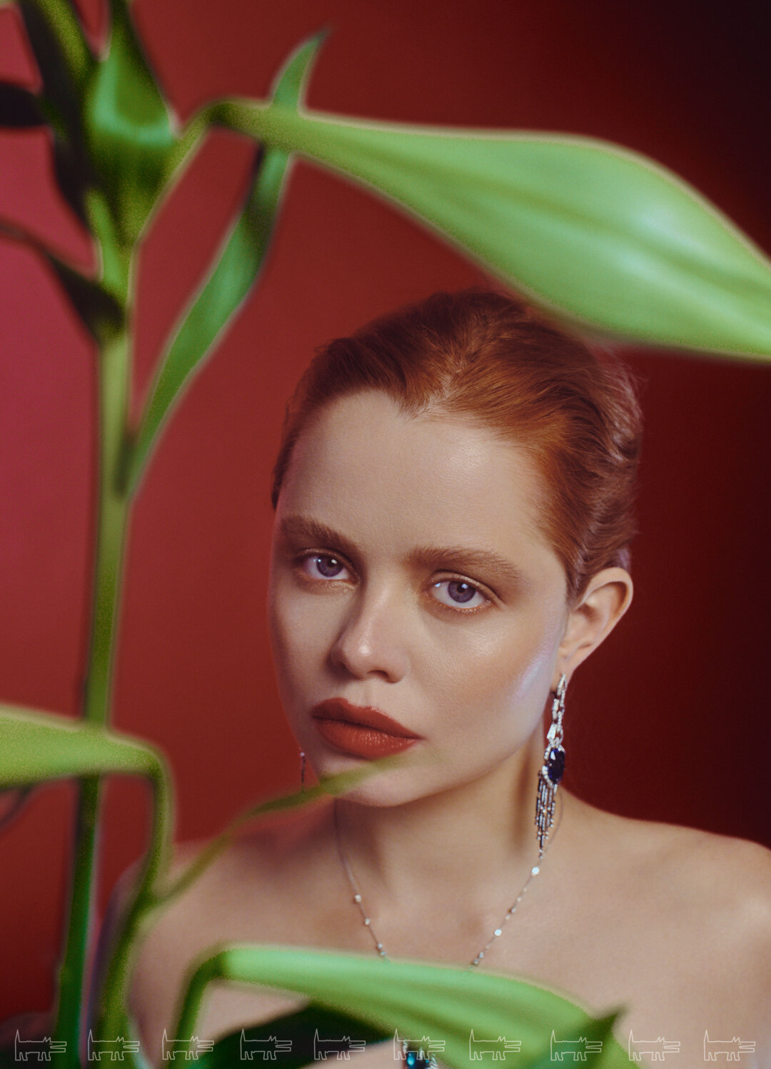 На Миле: серьги и колье PARURE ATELIER