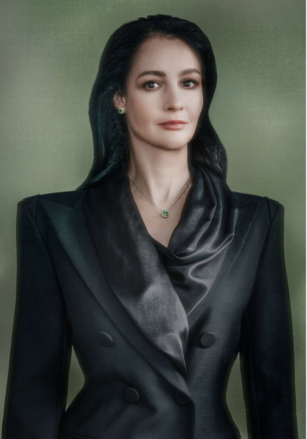 Серьги и кулон MERCURY, коллекция Bonbons, жакет Nina Ricci (ДЛТ)