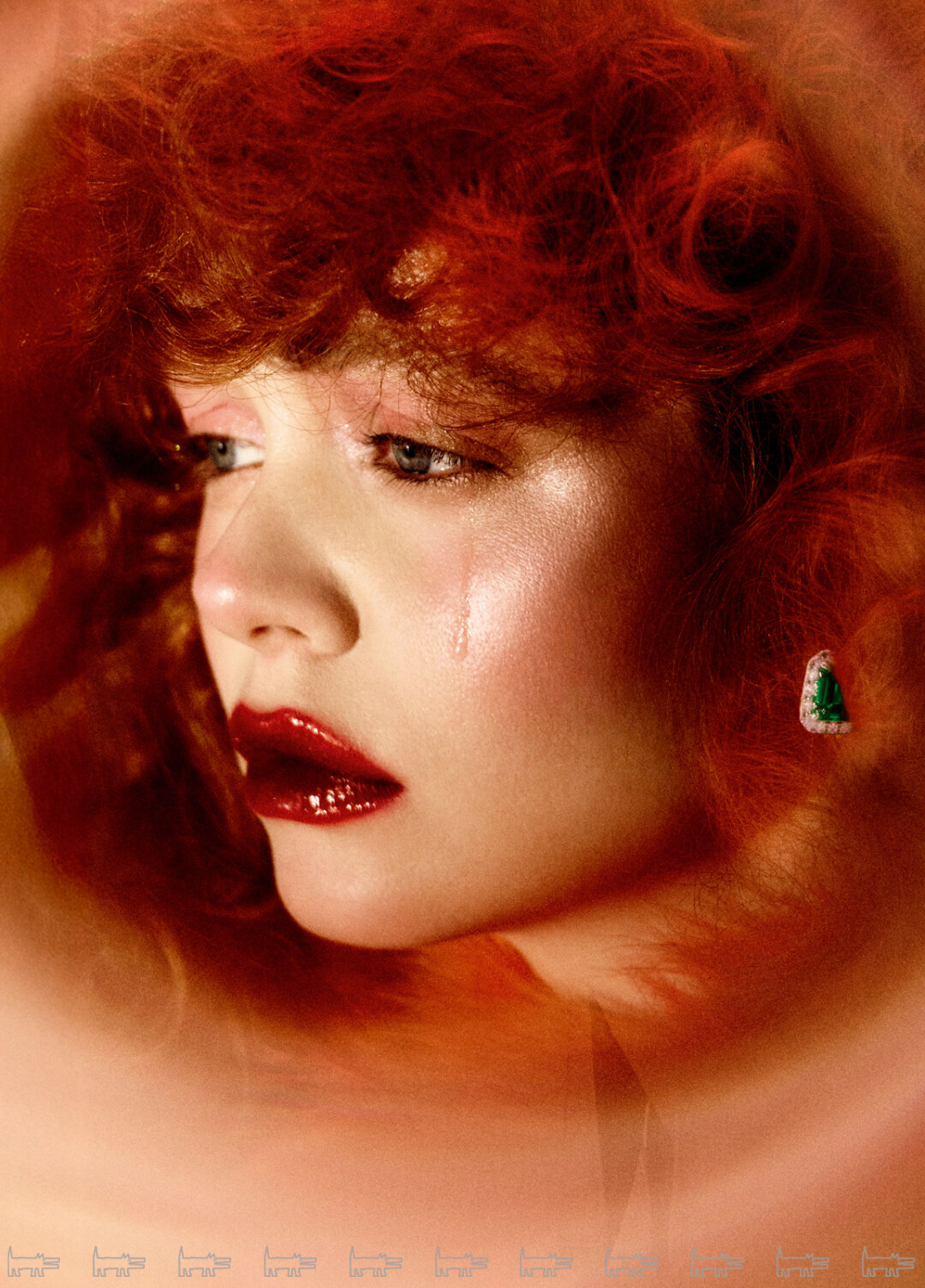 На Миле: серьги PARURE ATELIER, шуба и кейп «МЕХА ЕКАТЕРИНА»