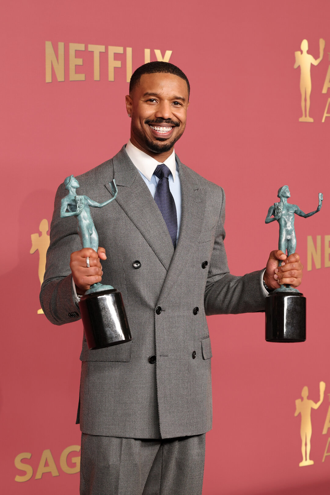 Майкл Б. Джордан в Tom Ford, победитель в номинациях «Выдающееся исполнение мужской роли» и «Лучший актерский состав в игровом кино» за вампирский