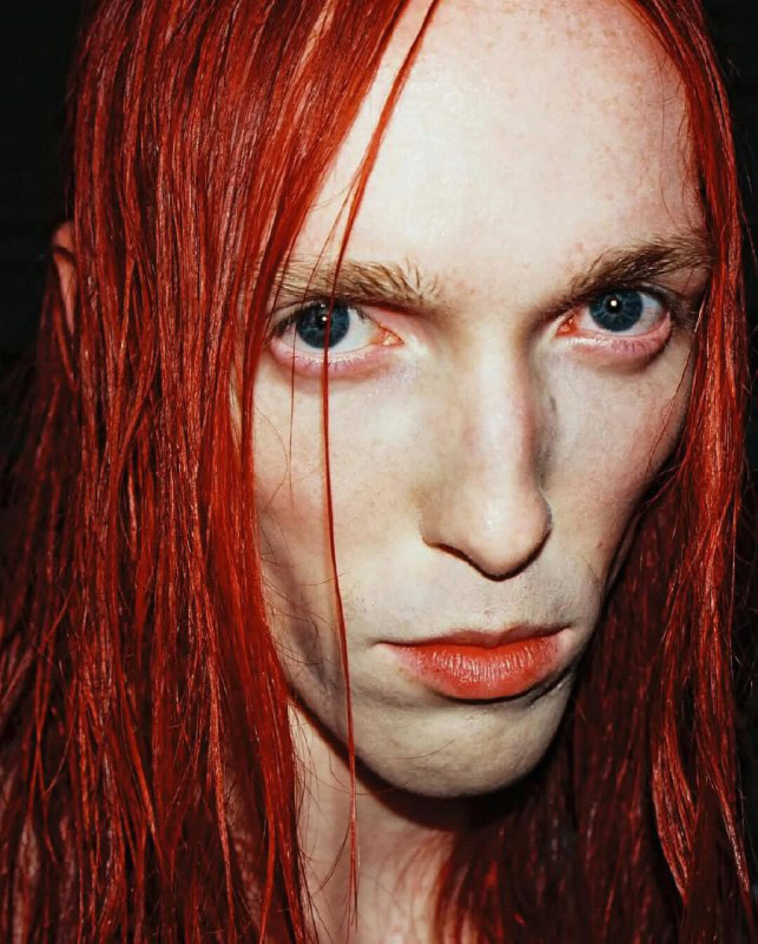 Оккультистский мейк на мужском шоу Rick Owens весна-лето 2026