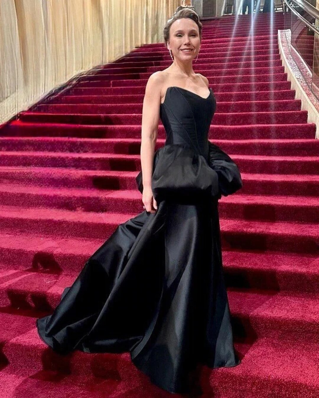 Дарья Екамасова в готическом футляре Tatyana Kochnova Atelier на красной дорожке «Оскара»